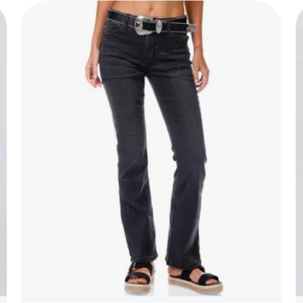 NWT! Junior Women’s YMI Black Mid Rise Bootcut Jeans Size 3/26